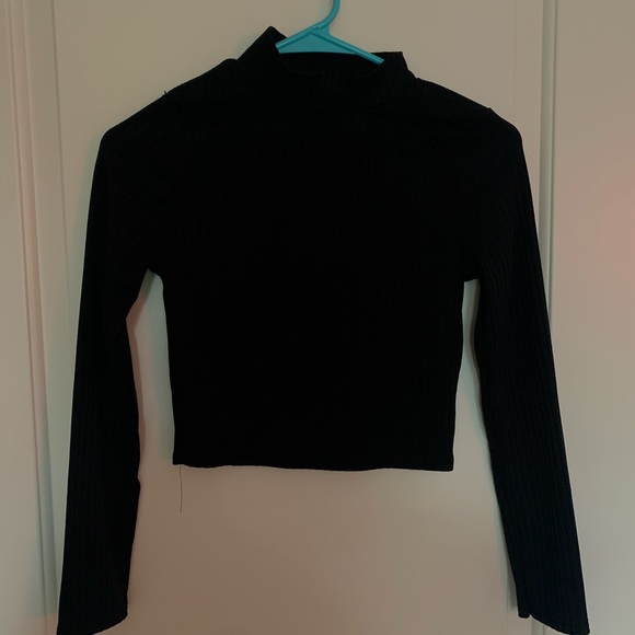 PrettyLittleThing Tops - Ribbed black cropped turtle neck